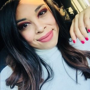 Meet your Posher, Roxana